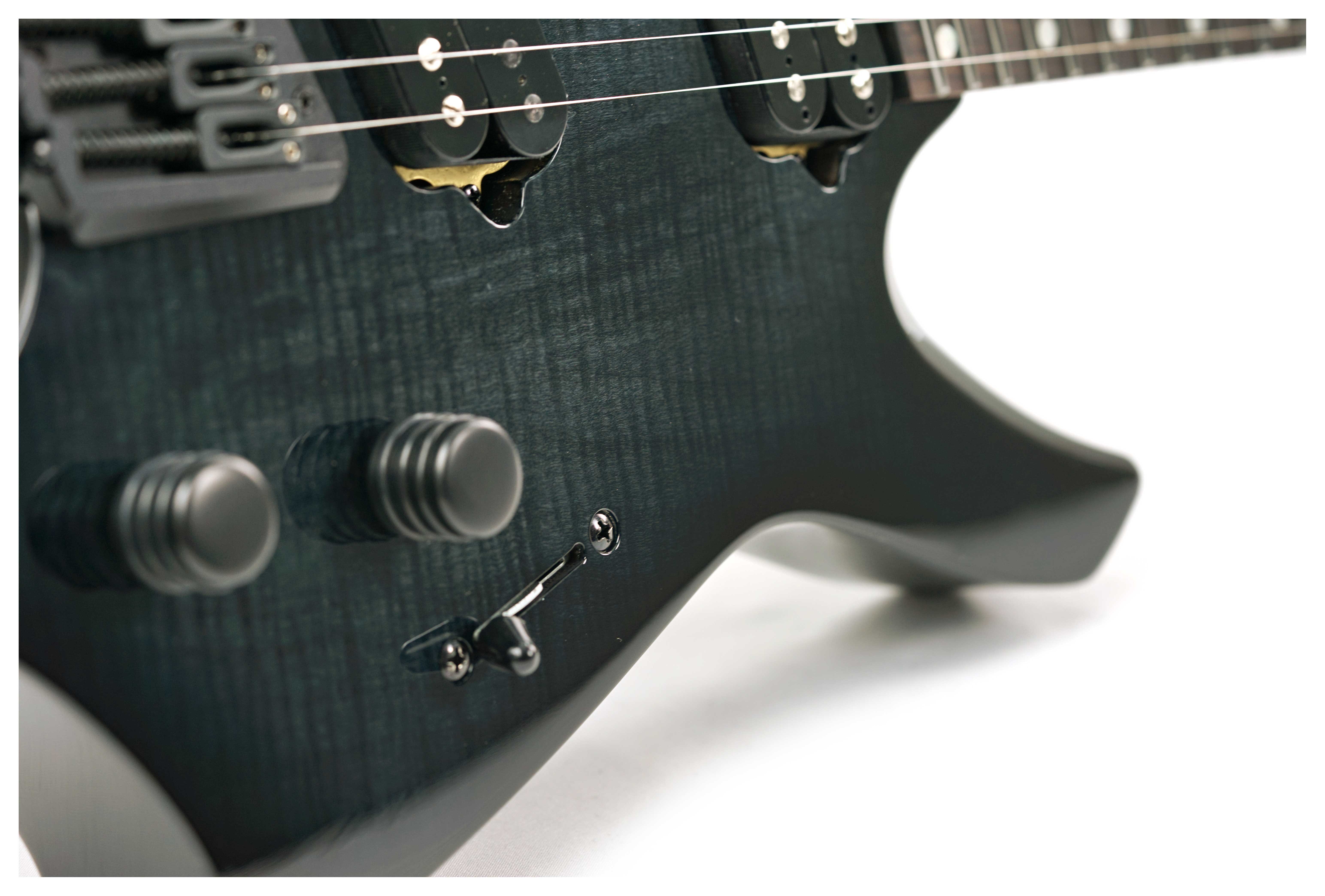 Ormsby Goliath Exotic 7 Dahlia Black