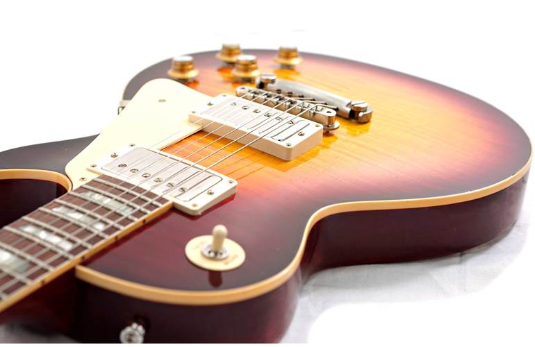 Gibson Custom Shop Made 2 Measure Murphy Lab 1960 Les Paul Standard Light Aged Vintage Cherry Sunburst #03150 Gibson Custom Shop Made 2 Measure Murphy Lab 1960 Les Paul Standard Light Aged Vintage Cherry Sunburst #03150