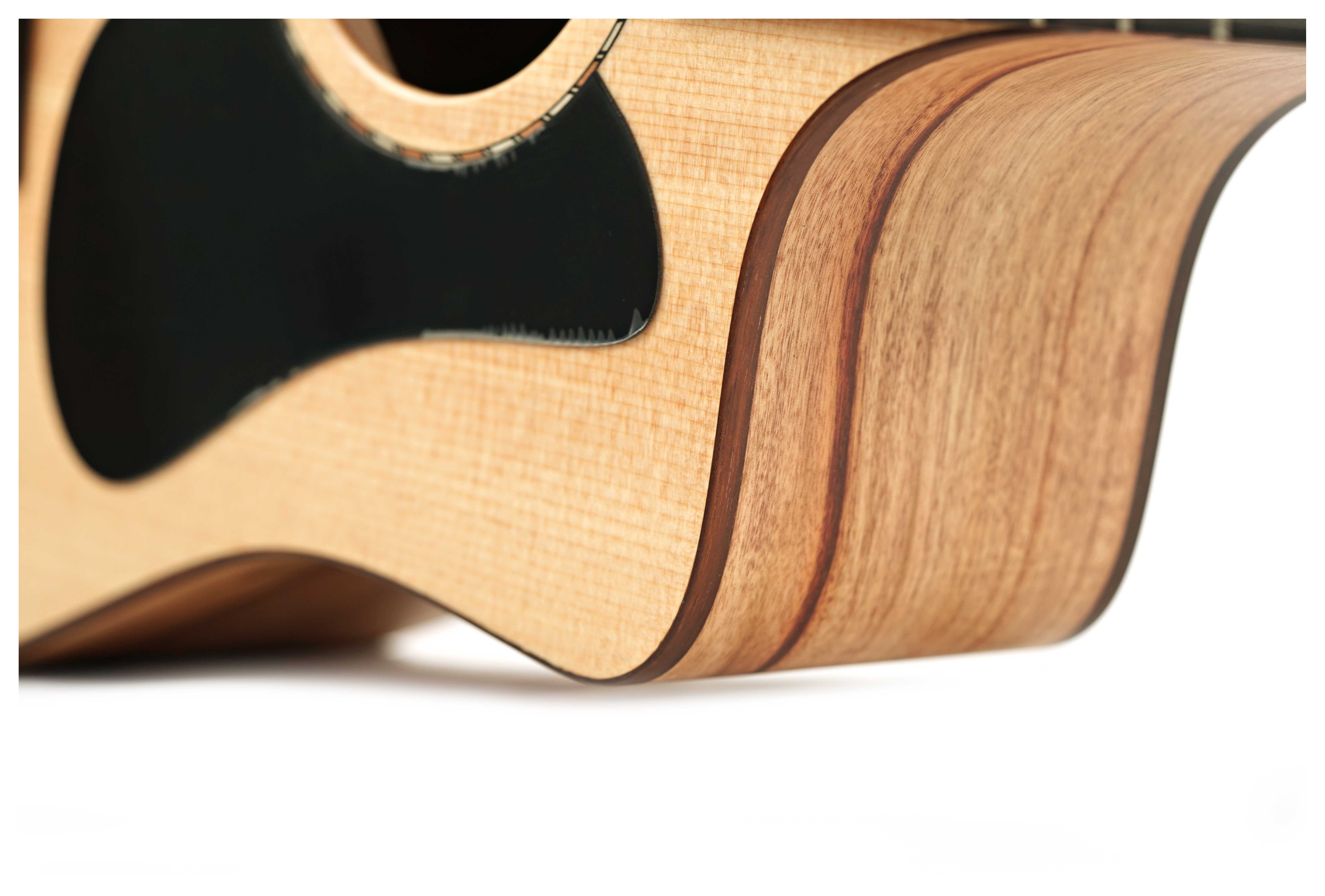 Fenech VT Dreadnought Cutaway AA Spruce/Camphor Laurel