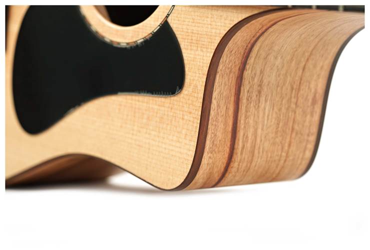 Fenech VT Dreadnought Cutaway AA Spruce/Camphor Laurel Fenech VT Dreadnought Cutaway AA Spruce/Camphor Laurel