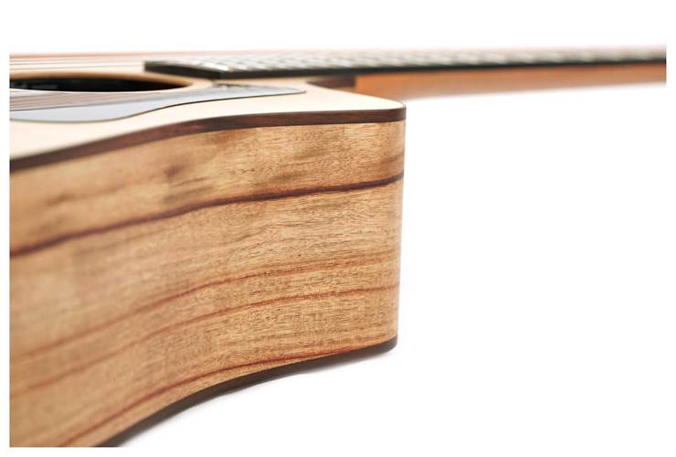 Fenech VT Dreadnought Cutaway AA Spruce/Camphor Laurel Fenech VT Dreadnought Cutaway AA Spruce/Camphor Laurel