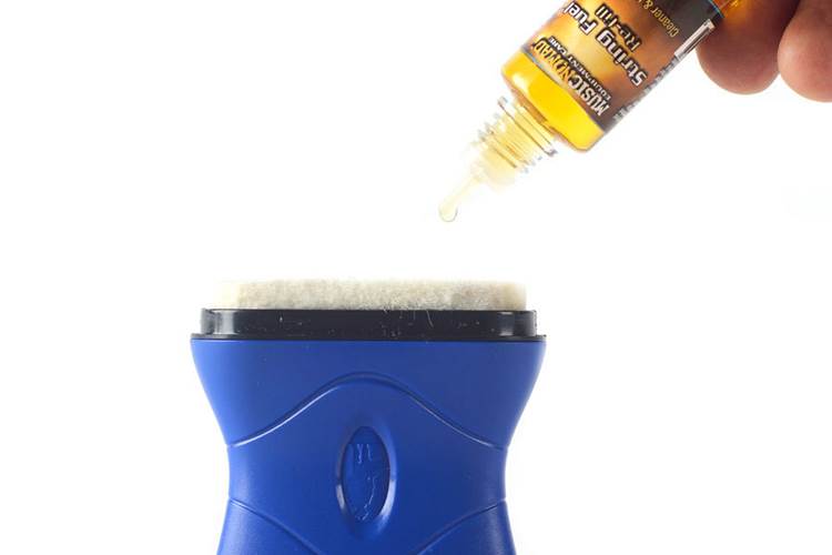 MusicNomad Premium String Care Kit MusicNomad Premium String Care Kit