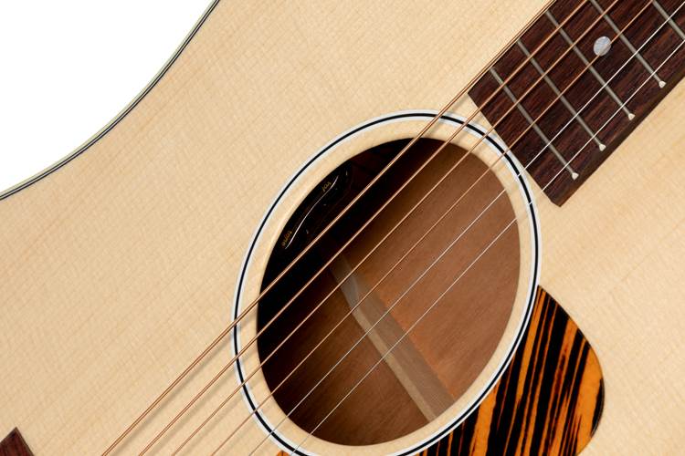 Gibson J-35 Faded 30s Antique Natural Gibson J-35 Faded 30s Antique Natural
