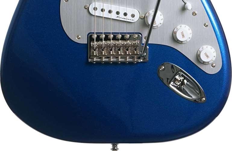 Fender Limited Edition H.E.R. Stratocaster Blue Marlin Maple Fingerboard (Ex-Demo) #MX22240392 Fender Limited Edition H.E.R. Stratocaster Blue Marlin Maple Fingerboard (Ex-Demo) #MX22240392