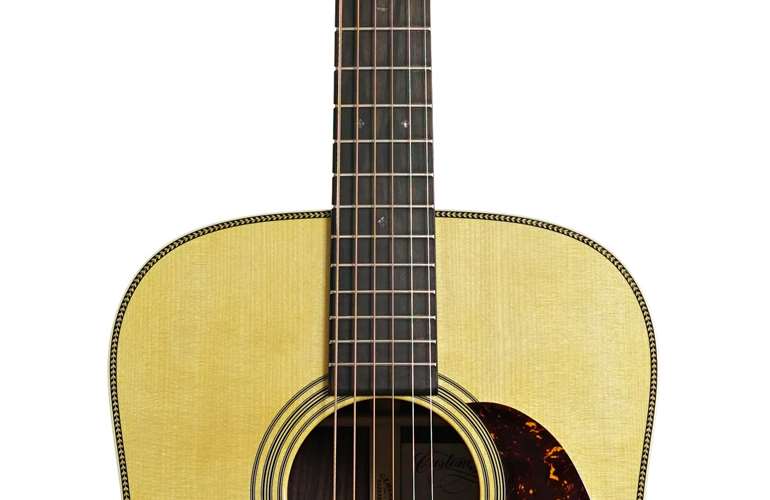 Martin Custom Shop North Street Edition D-28 Herringbone Wild Grain East Indian Rosewood Martin Custom Shop North Street Edition D-28 Herringbone Wild Grain East Indian Rosewood