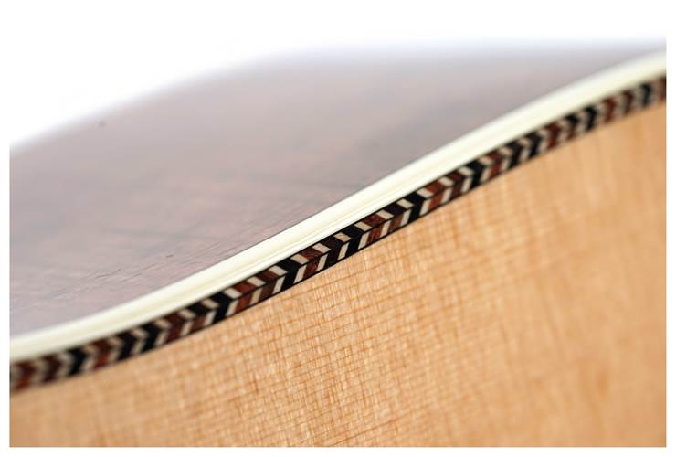 Martin Custom Shop Expert SD-28 Super Dreadnought High Flame Koa Martin Custom Shop Expert SD-28 Super Dreadnought High Flame Koa