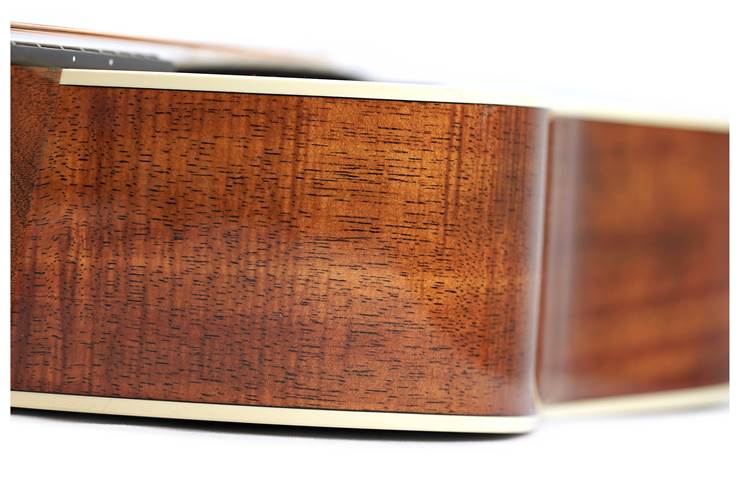 Martin Custom Shop Expert SD-28 Super Dreadnought High Flame Koa Martin Custom Shop Expert SD-28 Super Dreadnought High Flame Koa