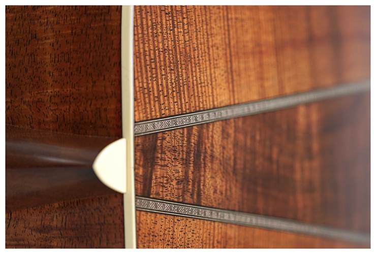 Martin Custom Shop Expert SD-28 Super Dreadnought High Flame Koa Martin Custom Shop Expert SD-28 Super Dreadnought High Flame Koa