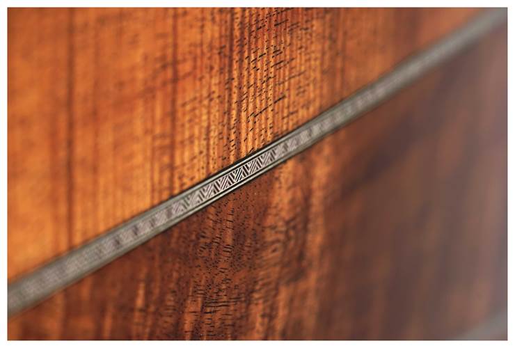 Martin Custom Shop Expert SD-28 Super Dreadnought High Flame Koa Martin Custom Shop Expert SD-28 Super Dreadnought High Flame Koa