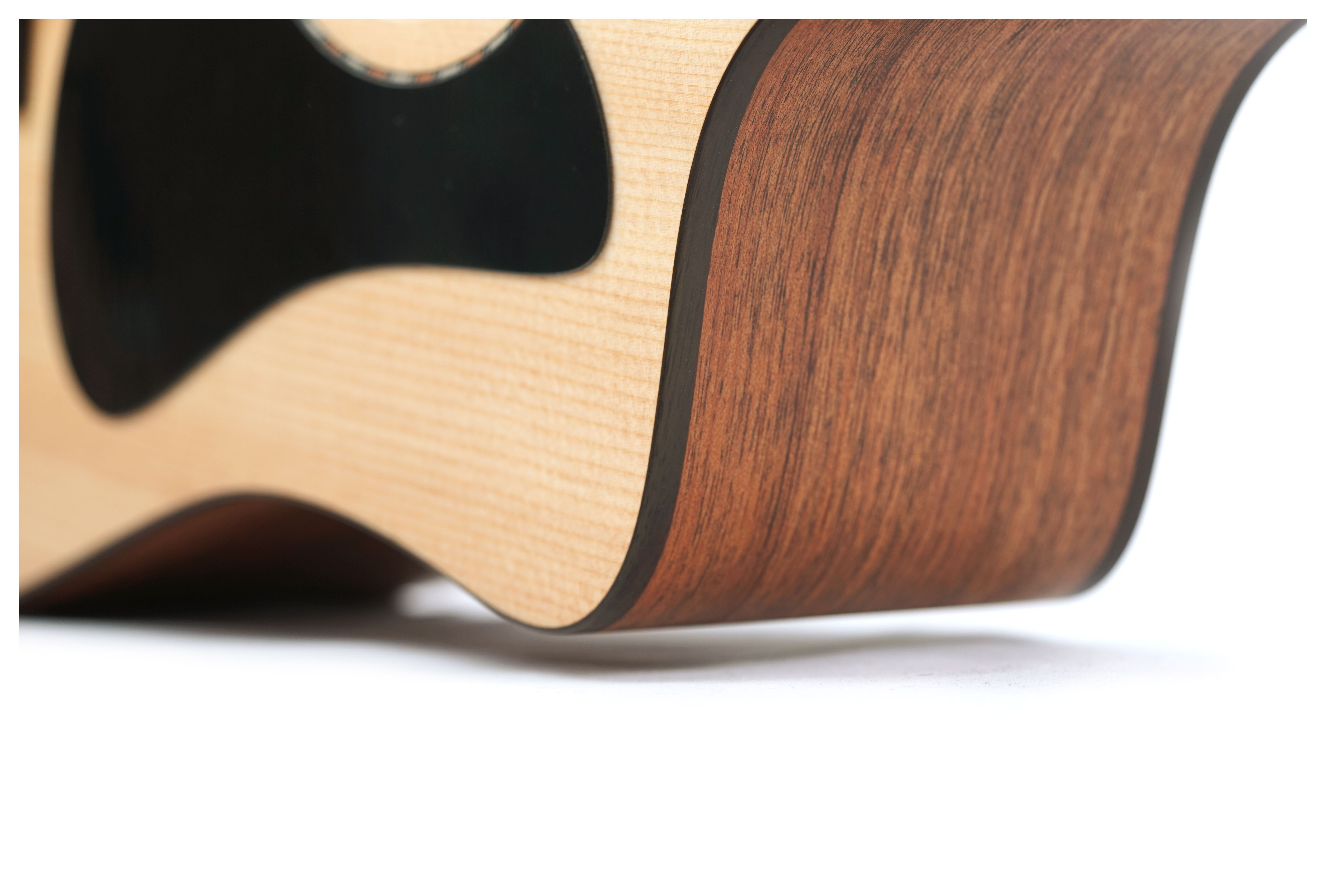 Fenech VT Dreadnought Cutaway AA Sitka Spruce/Blackwood