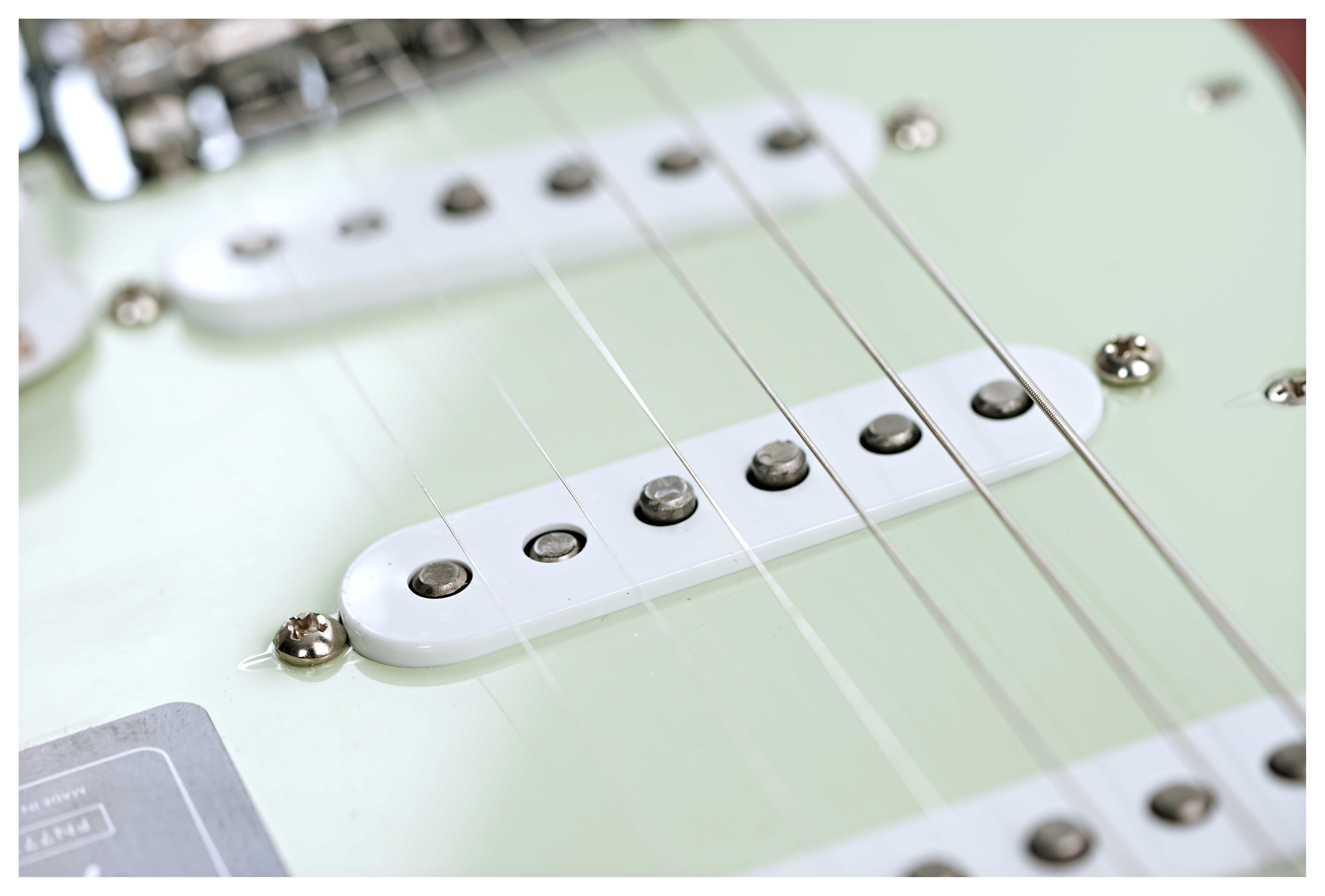 Fender Roasted Player Stratocaster Fat 60s 3 Tone Sunburst guitarguitar Exclusive with Custom Shop Pickups