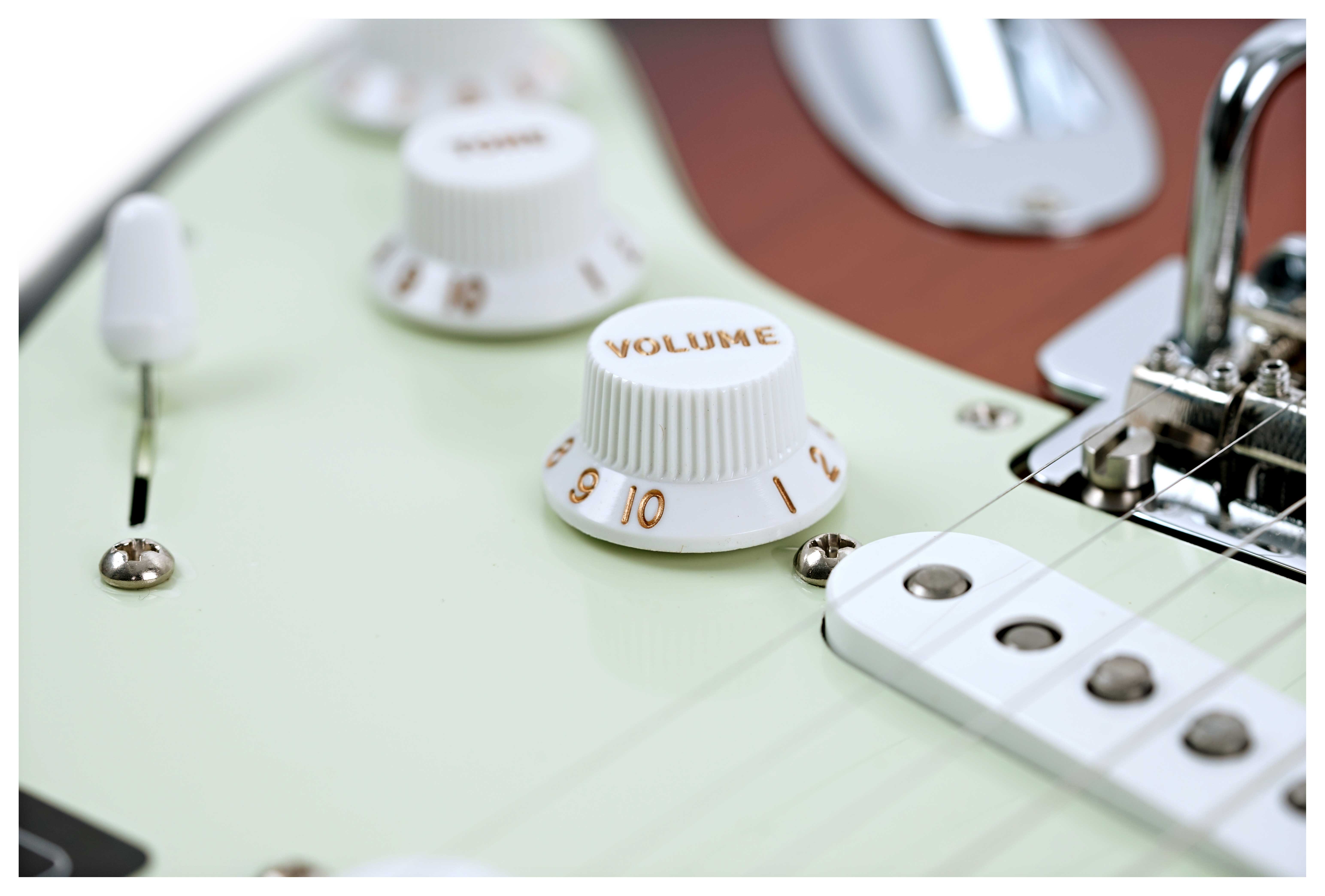 Fender Roasted Player Stratocaster Fat 60s 3 Tone Sunburst guitarguitar Exclusive with Custom Shop Pickups