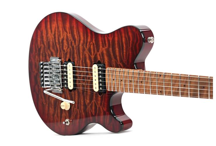 Music Man Axis Roasted Amber Quilt Maple Fingerboard #H08562 Music Man Axis Roasted Amber Quilt Maple Fingerboard #H08562