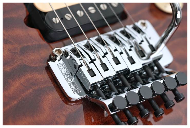 Music Man Axis Roasted Amber Quilt Maple Fingerboard #H08562 Music Man Axis Roasted Amber Quilt Maple Fingerboard #H08562