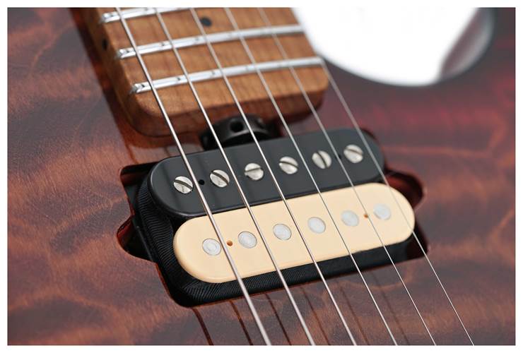 Music Man Axis Roasted Amber Quilt Maple Fingerboard #H08562 Music Man Axis Roasted Amber Quilt Maple Fingerboard #H08562