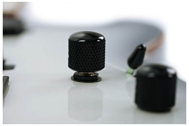 Music Man Sabre HT Snowy Night Roasted Flame Maple Fingerboard (Ex-Demo) #H02662 Music Man Sabre HT Snowy Night Roasted Flame Maple Fingerboard (Ex-Demo) #H02662