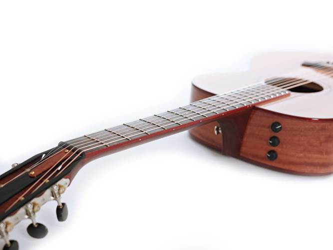 Taylor Custom Grand Concert 12 Fret Red Ironbark / Sinker Redwood Taylor Custom Grand Concert 12 Fret Red Ironbark / Sinker Redwood