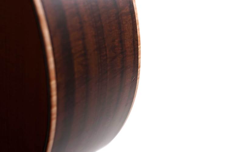 Taylor Custom Grand Auditorium Cedar / Walnut (Ex-Demo) #1206083122 Taylor Custom Grand Auditorium Cedar / Walnut (Ex-Demo) #1206083122
