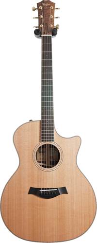 Taylor Custom Grand Auditorium Cedar / Walnut Taylor Custom Grand Auditorium Cedar / Walnut