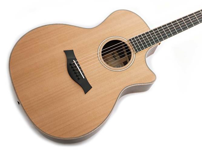 Taylor Custom Grand Auditorium Cedar / Walnut Taylor Custom Grand Auditorium Cedar / Walnut