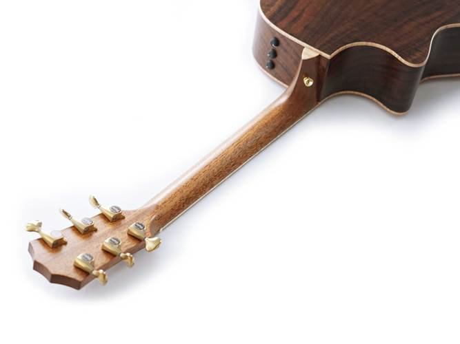 Taylor Custom Grand Auditorium Cedar / Walnut Taylor Custom Grand Auditorium Cedar / Walnut
