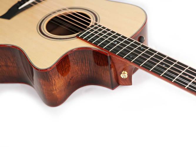 Taylor Custom Grand Symphony 9 String Lutz Spruce / AA Koa Taylor Custom Grand Symphony 9 String Lutz Spruce / AA Koa