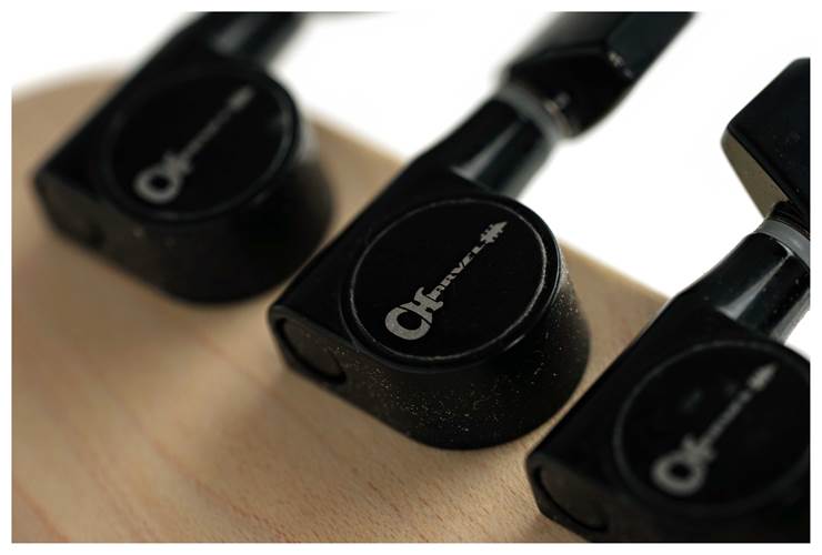 Charvel Pro-Mod So-Cal Style 1 HH FR E Ebony Fingerboard Three-Tone Sunburst Charvel Pro-Mod So-Cal Style 1 HH FR E Ebony Fingerboard Three-Tone Sunburst