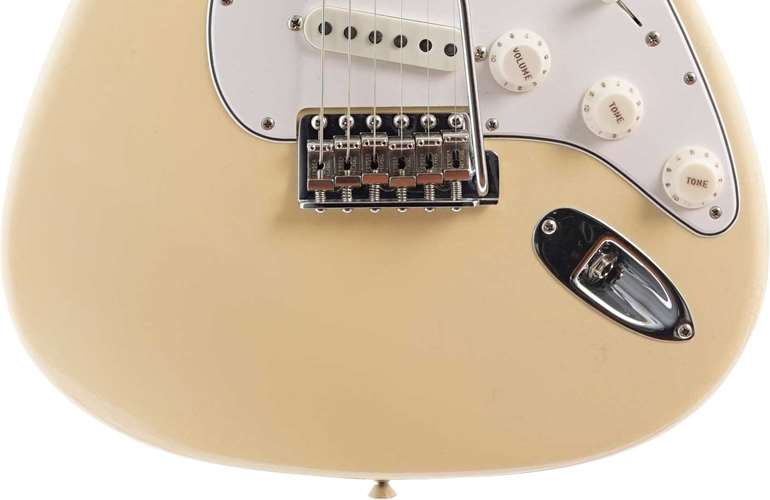 Fender Custom Shop 68 Stratocaster Deluxe Closet Classic Aged Vintage White #CZ577791 Fender Custom Shop 68 Stratocaster Deluxe Closet Classic Aged Vintage White #CZ577791