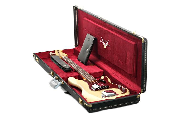 Fender Custom Shop 64 Precision Bass Relic Aged Vintage White #CZ574241 Fender Custom Shop 64 Precision Bass Relic Aged Vintage White #CZ574241