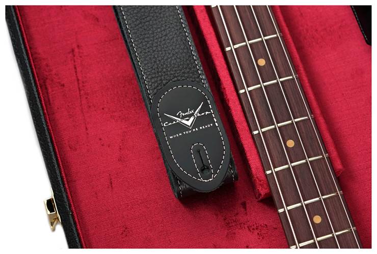Fender Custom Shop 64 Precision Bass Relic Aged Vintage White #CZ574241 Fender Custom Shop 64 Precision Bass Relic Aged Vintage White #CZ574241