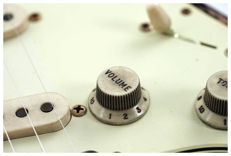 Fender Custom Shop Michael Landau 1968 Stratocaster Black #R138793 Fender Custom Shop Michael Landau 1968 Stratocaster Black #R138793
