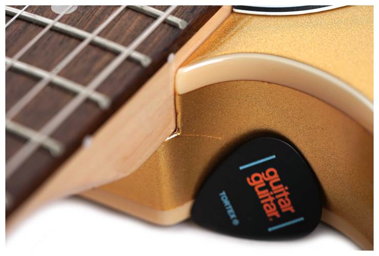 Squier Paranormal Custom Nashville Stratocaster Laurel Fingerboard Aztec Gold (Ex-Demo) #CYKF24016790 Squier Paranormal Custom Nashville Stratocaster Laurel Fingerboard Aztec Gold (Ex-Demo) #CYKF24016790