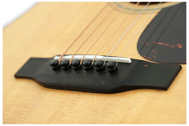 Martin Standard Series D-18 Satin  Martin Standard Series D-18 Satin