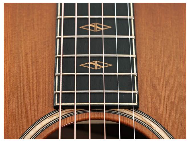 Taylor Custom Grand Concert Sassafras / Redwood Taylor Custom Grand Concert Sassafras / Redwood