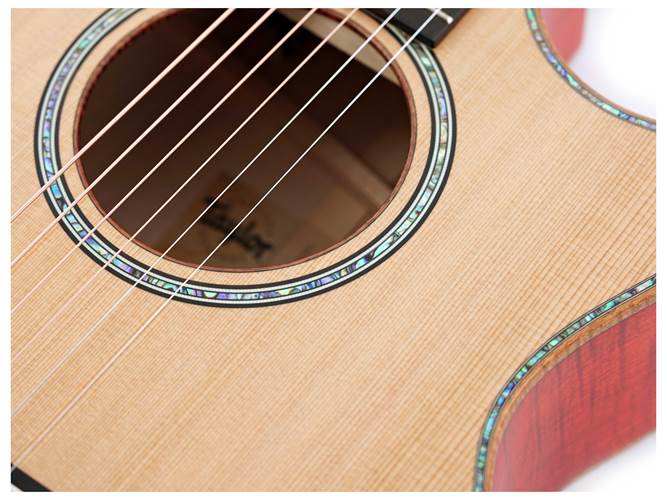 Taylor Custom Grand Auditorium Western Red Cedar / Maple Taylor Custom Grand Auditorium Western Red Cedar / Maple