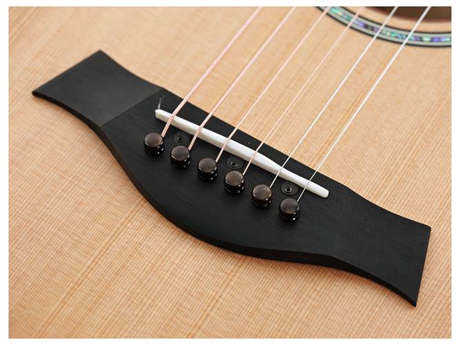 Taylor Custom Grand Auditorium Western Red Cedar / Maple Taylor Custom Grand Auditorium Western Red Cedar / Maple