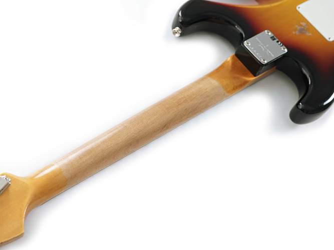 Fender Custom Shop Late 62 Stratocaster Relic Closet Classic Hardware Chocolate 3 Tone Sunburst #CZ575757 Fender Custom Shop Late 62 Stratocaster Relic Closet Classic Hardware Chocolate 3 Tone Sunburst #CZ575757