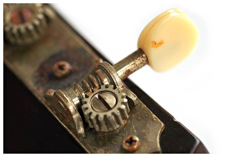 Gibson Custom 1942 Banner J-45 Reissue Vintage Sunburst Light Aged Gibson Custom 1942 Banner J-45 Reissue Vintage Sunburst Light Aged