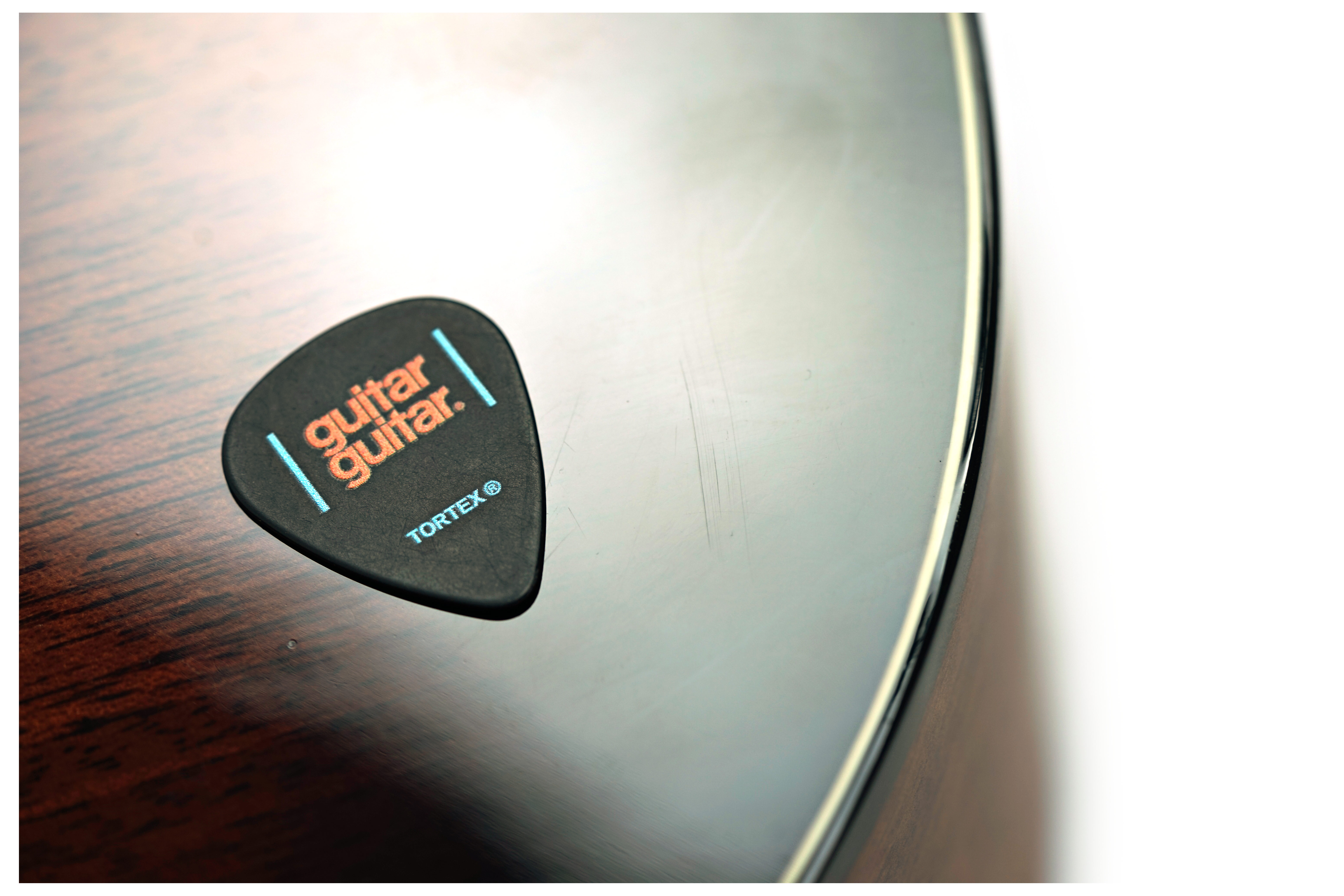 Alvarez Artist Series AP66e Shadowburst (Ex-Demo) #E21011267