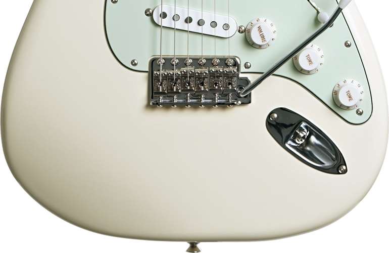 Fender Vintera II 60s Stratocaster Rosewood Fingerboard Olympic White (Ex-Demo) #MX23088075 Fender Vintera II 60s Stratocaster Rosewood Fingerboard Olympic White (Ex-Demo) #MX23088075