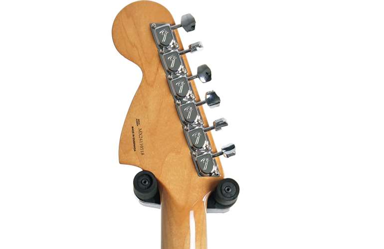 Fender Vintera II 70s Jaguar Maple Fingerboard Black (Ex-Demo) #MX24049402 Fender Vintera II 70s Jaguar Maple Fingerboard Black (Ex-Demo) #MX24049402
