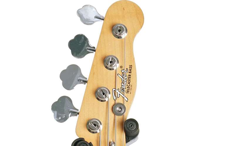 Fender Vintera II 70s Telecaster Bass Maple Fingerboard Vintage White (Ex-Demo) #MX23117923 Fender Vintera II 70s Telecaster Bass Maple Fingerboard Vintage White (Ex-Demo) #MX23117923