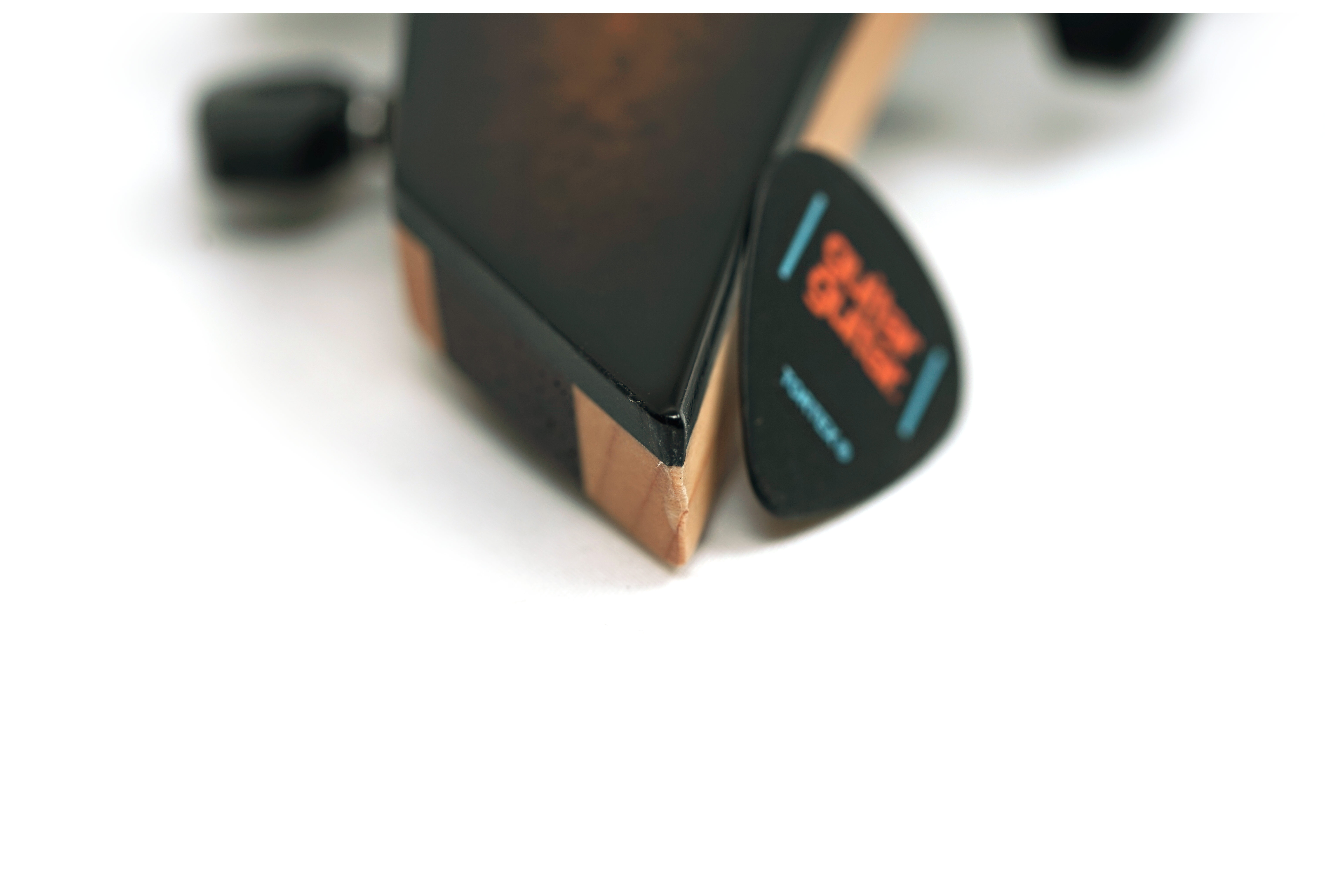 Jackson Pro Plus Dinky MDK Evertune 7 Gold Sparkle (Ex-Demo) #KWJ2401454