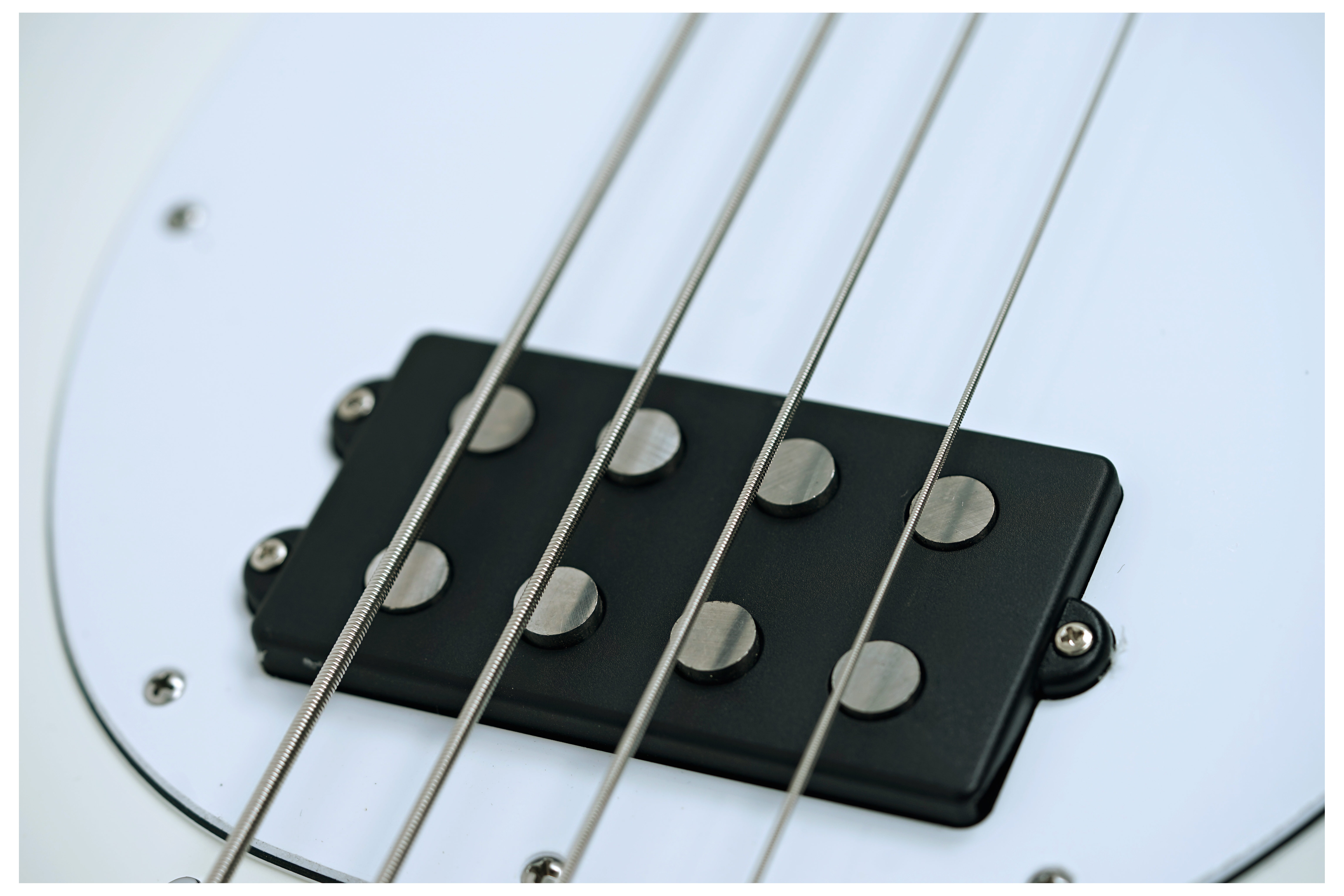 Music Man Retro 70s Stingray White #CB01479