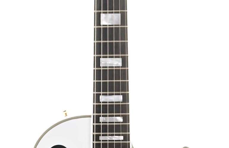 Epiphone Inspired by Gibson Custom Les Paul Custom Alpine White (Ex-Demo) #24041525705 Epiphone Inspired by Gibson Custom Les Paul Custom Alpine White (Ex-Demo) #24041525705
