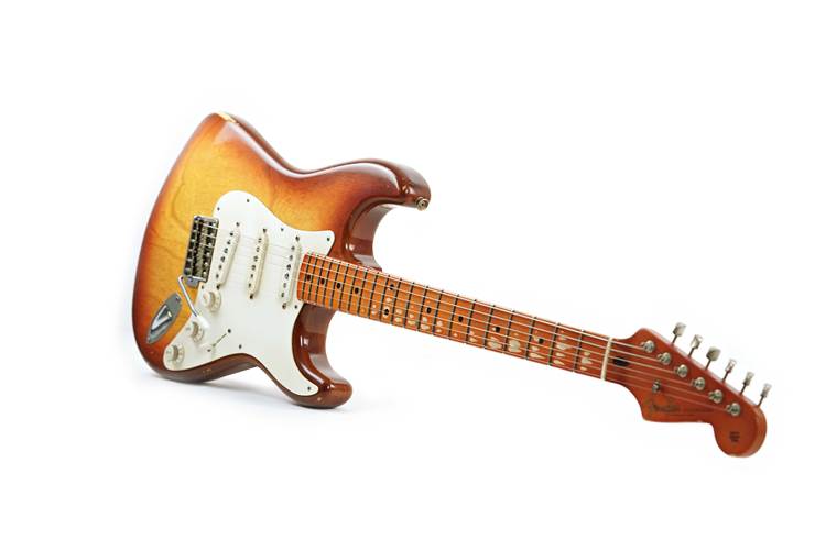 Fender Custom Shop 1956 Stratocaster Journeyman Relic Transparent 3 Tone Sunburst Masterbuilt by Levi Perry #CZ565540 Fender Custom Shop 1956 Stratocaster Journeyman Relic Transparent 3 Tone Sunburst Masterbuilt by Levi Perry #CZ565540