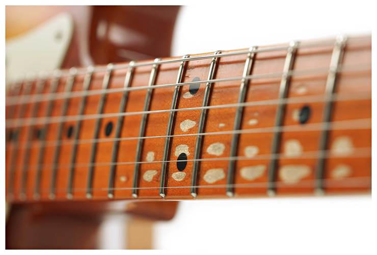 Fender Custom Shop 1956 Stratocaster Journeyman Relic Transparent 3 Tone Sunburst Masterbuilt by Levi Perry #CZ565540 Fender Custom Shop 1956 Stratocaster Journeyman Relic Transparent 3 Tone Sunburst Masterbuilt by Levi Perry #CZ565540