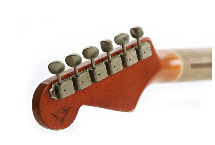 Fender Custom Shop 1956 Stratocaster Journeyman Relic Transparent 3 Tone Sunburst Masterbuilt by Levi Perry #CZ565540 Fender Custom Shop 1956 Stratocaster Journeyman Relic Transparent 3 Tone Sunburst Masterbuilt by Levi Perry #CZ565540