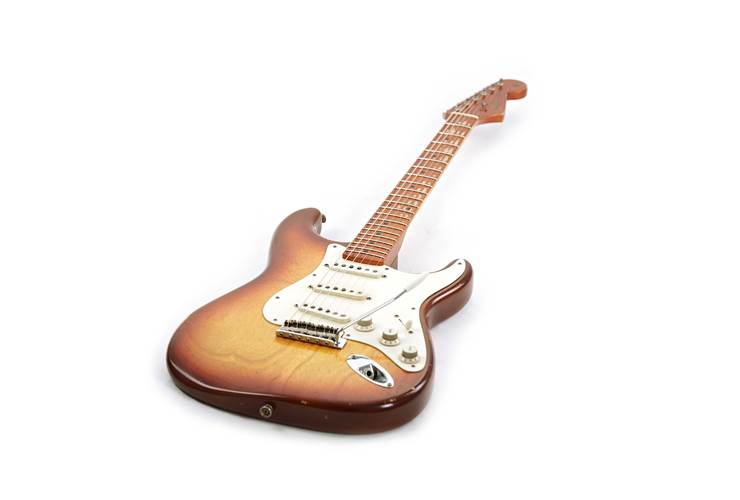 Fender Custom Shop 1956 Stratocaster Journeyman Relic Transparent 3 Tone Sunburst Masterbuilt by Levi Perry #CZ565540 Fender Custom Shop 1956 Stratocaster Journeyman Relic Transparent 3 Tone Sunburst Masterbuilt by Levi Perry #CZ565540