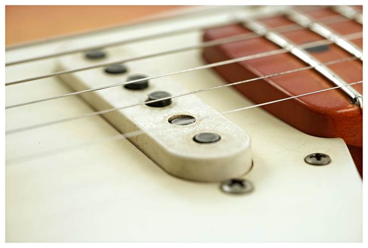 Fender Custom Shop 1956 Stratocaster Journeyman Relic Transparent 3 Tone Sunburst Masterbuilt by Levi Perry #CZ565540 Fender Custom Shop 1956 Stratocaster Journeyman Relic Transparent 3 Tone Sunburst Masterbuilt by Levi Perry #CZ565540